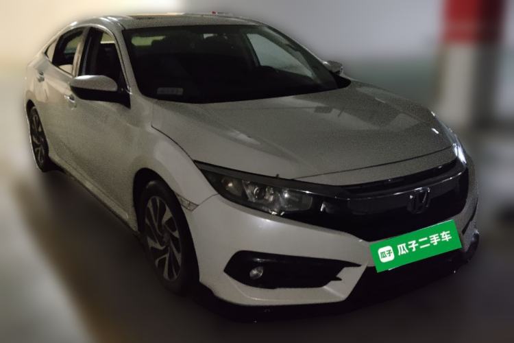 Used Honda Civic 2016 220TURBO CVT Luxury Edition Front Right 45 Deg