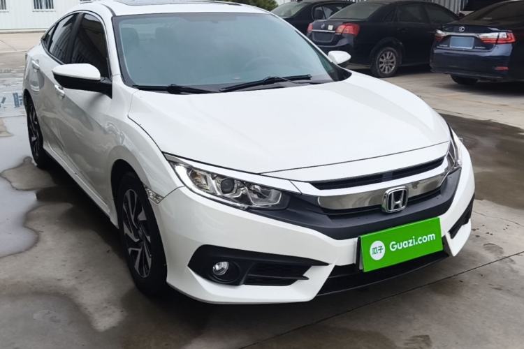 Used Honda Civic 2016 220TURBO CVT Luxury Edition Front Right 45 Deg