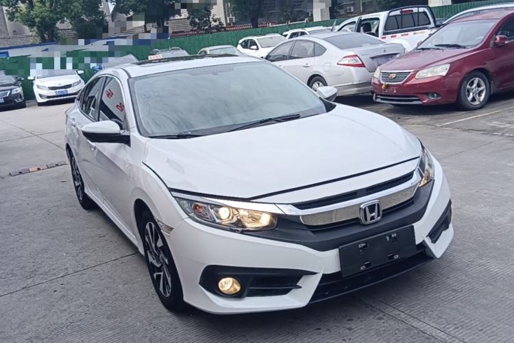 Used Honda Civic 2016 220TURBO CVT Luxury Edition Front Right 45 Deg