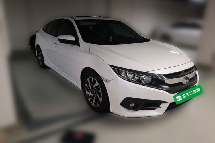 Used Honda Civic 2016 220TURBO CVT Luxury Edition Front Right 45 Deg