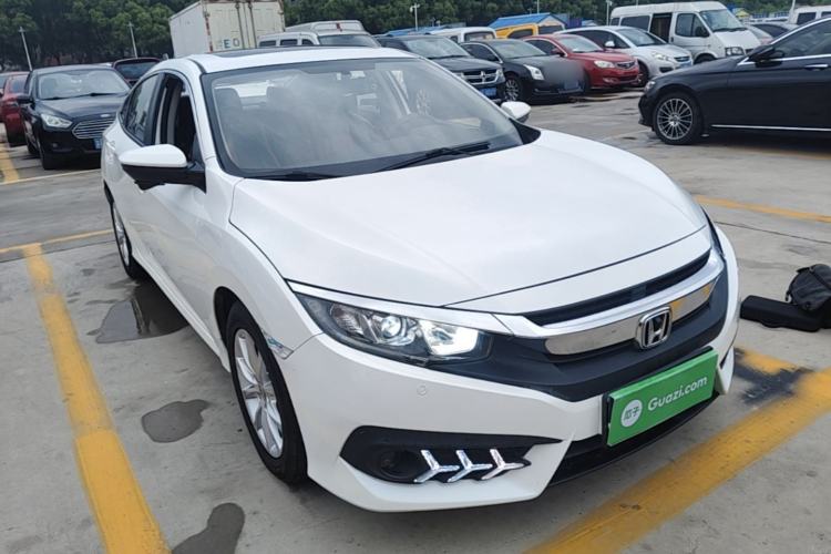 Used Honda Civic 2016 180TURBO CVT Comfort Version Front Right 45 Deg