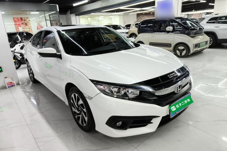 Used Honda Civic 2016 220TURBO CVT Luxury Edition Front Right 45 Deg