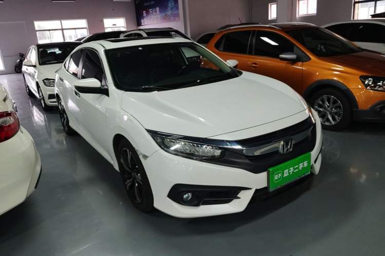Used Honda Civic 2016 220TURBO CVT Prestige Edition Front Right 45 Deg