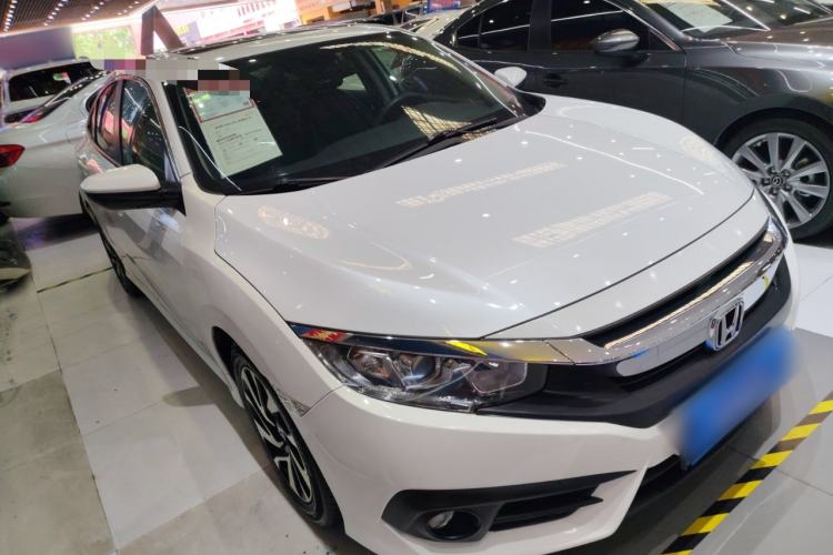 Used Honda Civic 2016 220TURBO CVT Luxury Edition Front Right 45 Deg