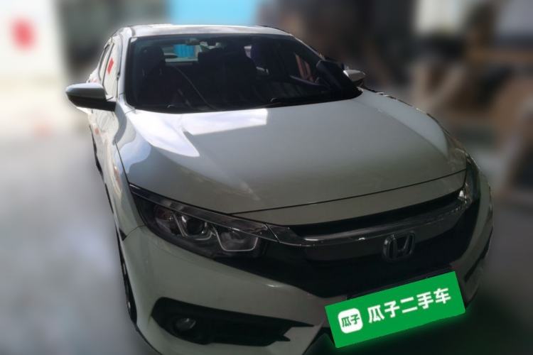 Used Honda Civic 2016 220TURBO CVT Luxury Edition Front Right 45 Deg