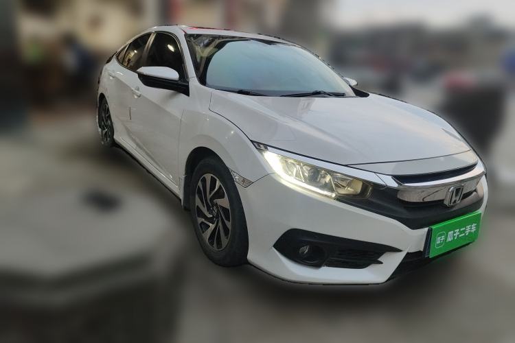 Used Honda Civic 2016 220TURBO CVT Luxury Edition Front Right 45 Deg