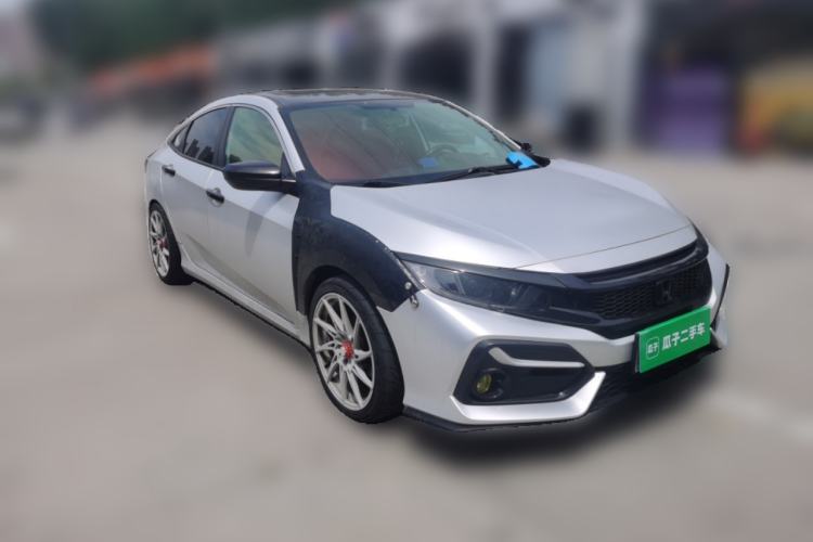 Used Honda Civic 2016 220TURBO Manual Luxury Edition Front Right 45 Deg