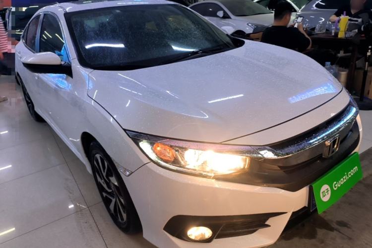 Used Honda Civic 2016 220TURBO CVT Luxury Edition Front Right 45 Deg