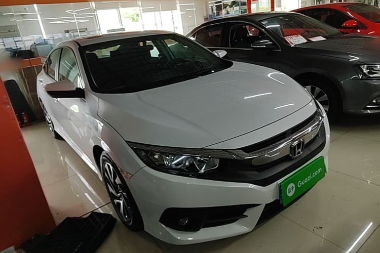 Used Honda Civic 2016 220TURBO Manual Luxury Edition Front Right 45 Deg