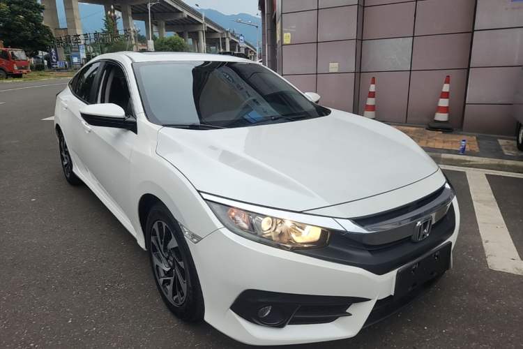 Used Honda Civic 2016 220TURBO CVT Luxury Edition Front Right 45 Deg