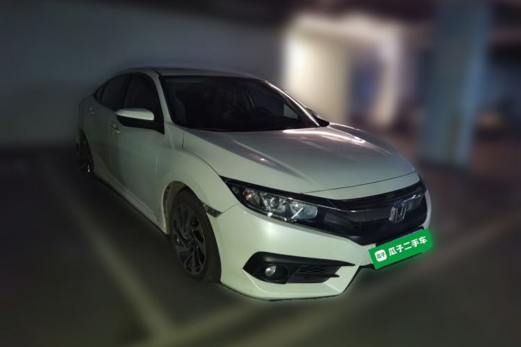 Used Honda Civic 2016 220TURBO CVT Luxury Edition Front Right 45 Deg