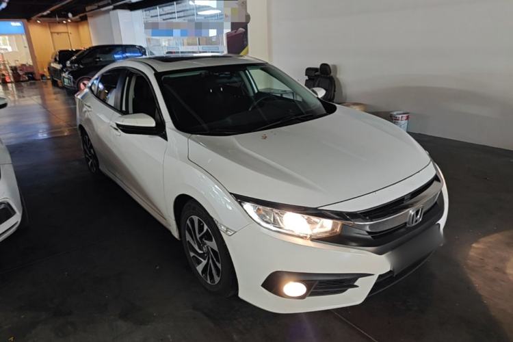 Used Honda Civic 2016 220TURBO Manual Luxury Edition Front Right 45 Deg