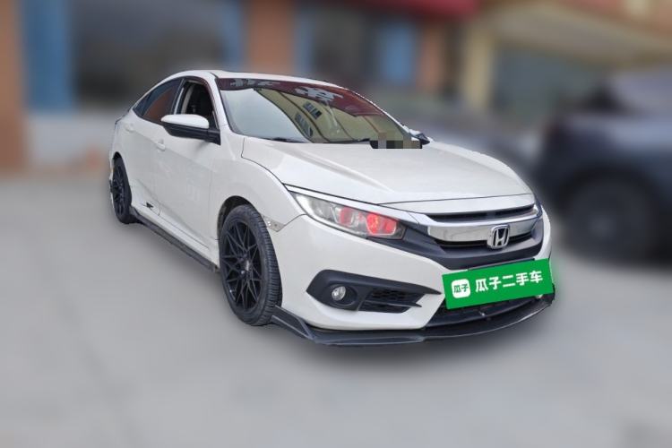 Used Honda Civic 2016 220TURBO CVT Luxury Edition Front Right 45 Deg