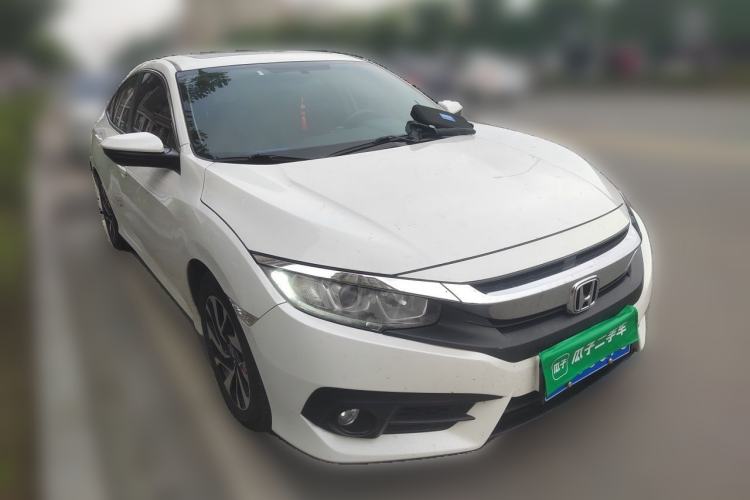 Used Honda Civic 2016 220TURBO CVT Luxury Edition Front Right 45 Deg