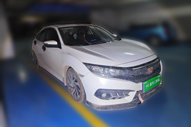 Used Honda Civic 2016 220TURBO CVT Luxury Edition Front Right 45 Deg
