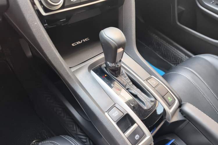 Used Honda Civic 2016 220TURBO CVT Luxury Edition Gear Lever
