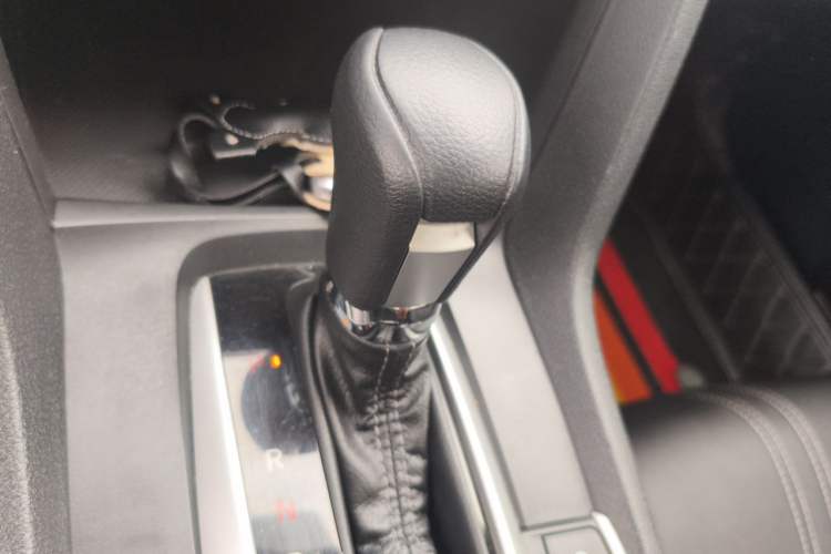 Used Honda Civic 2016 220TURBO CVT Luxury Edition Gear Lever