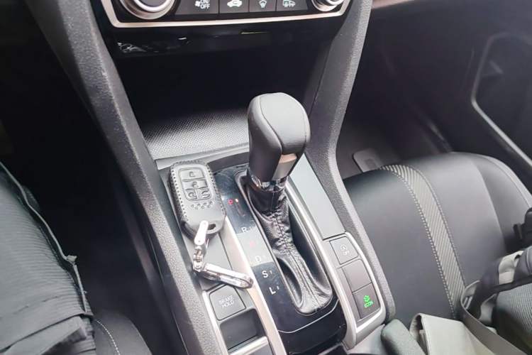 Used Honda Civic 2016 220TURBO CVT Luxury Edition Gear Lever