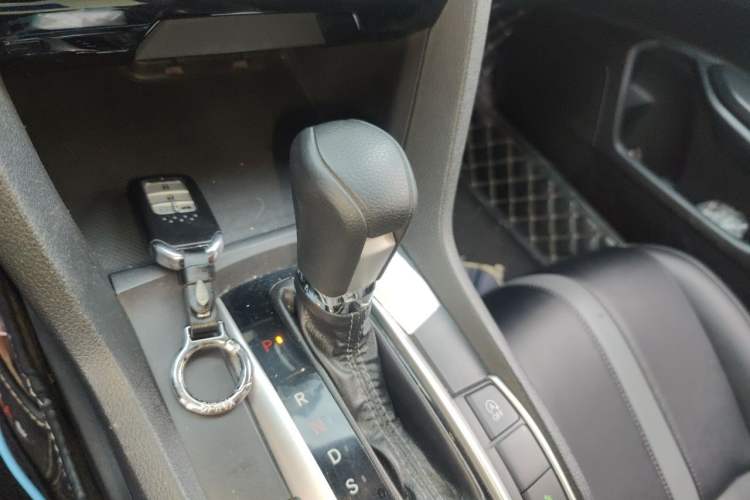 Used Honda Civic 2016 220TURBO CVT Luxury Edition Gear Lever