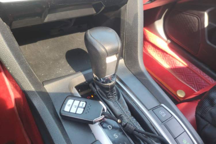 Used Honda Civic 2016 220TURBO CVT Luxury Edition Gear Lever