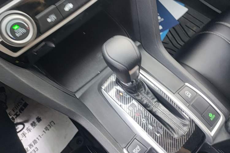 Used Honda Civic 2016 220TURBO CVT Luxury Edition Gear Lever