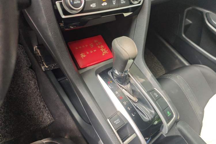 Used Honda Civic 2016 220TURBO CVT Luxury Edition Gear Lever