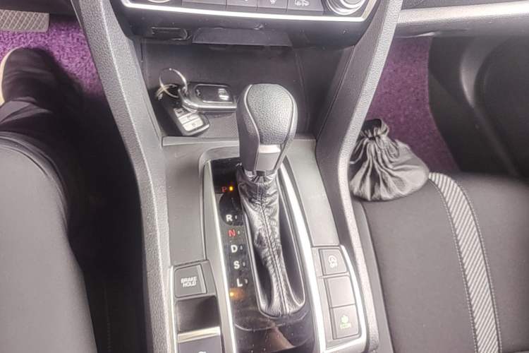 Used Honda Civic 2016 220TURBO CVT Luxury Edition Gear Lever