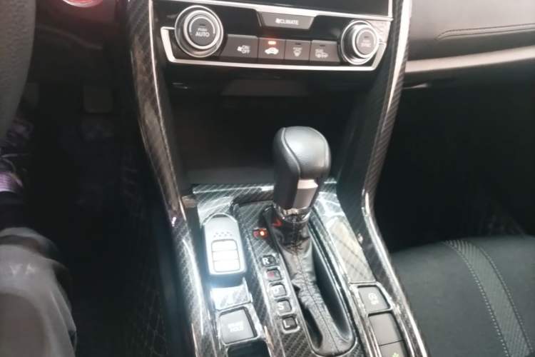 Used Honda Civic 2016 220TURBO CVT Luxury Edition Gear Lever