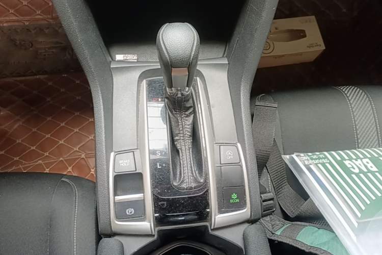 Used Honda Civic 2016 220TURBO CVT Luxury Edition Gear Lever