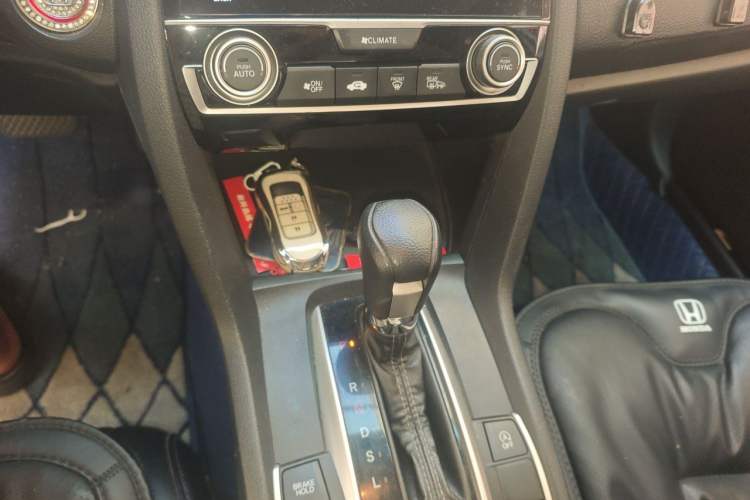 Used Honda Civic 2016 220TURBO CVT Luxury Edition Gear Lever