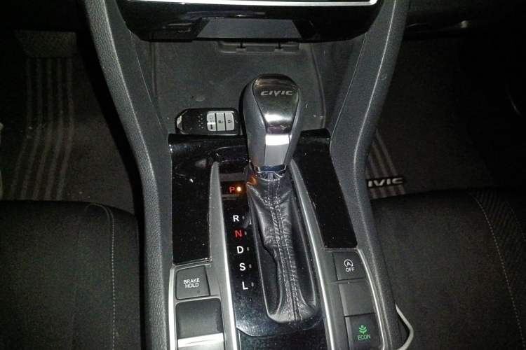Used Honda Civic 2016 220TURBO CVT Luxury Edition Gear Lever