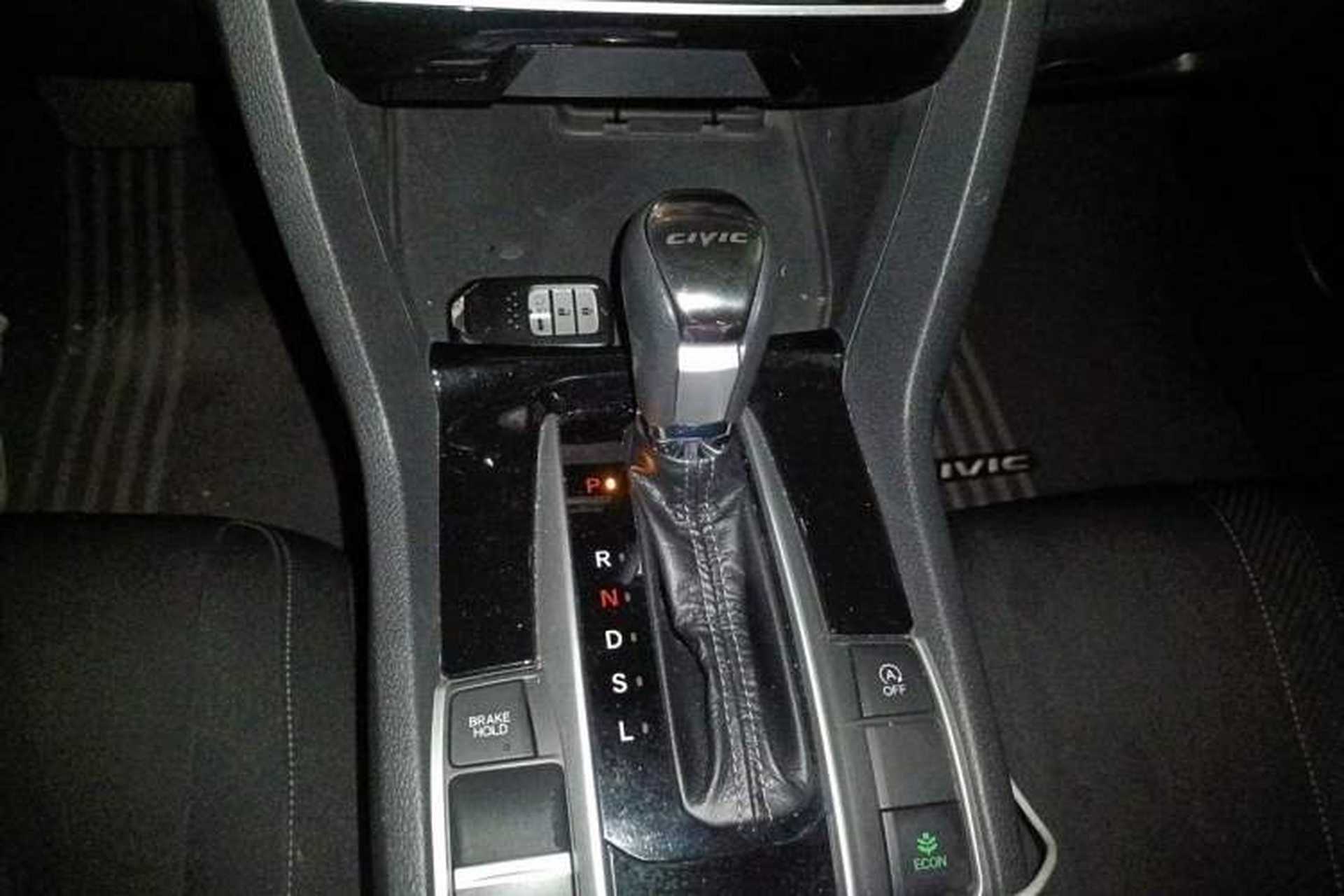 Used Honda Civic 2016 220TURBO CVT Luxury Edition Gear Lever