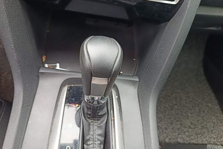 Used Honda Civic 2016 220TURBO CVT Luxury Edition Gear Lever
