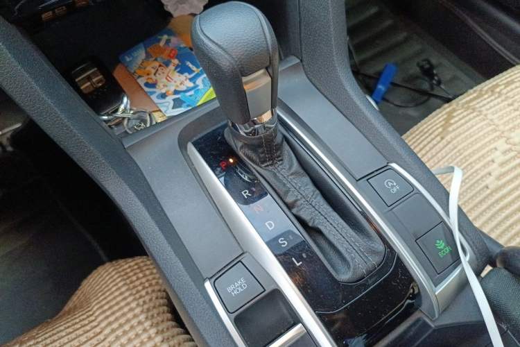 Used Honda Civic 2016 220TURBO CVT Luxury Edition Gear Lever