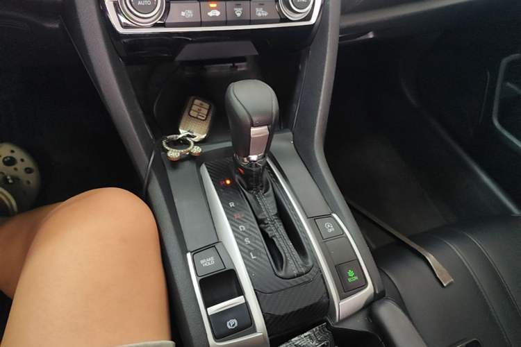 Used Honda Civic 2016 220TURBO CVT Luxury Edition Gear Lever