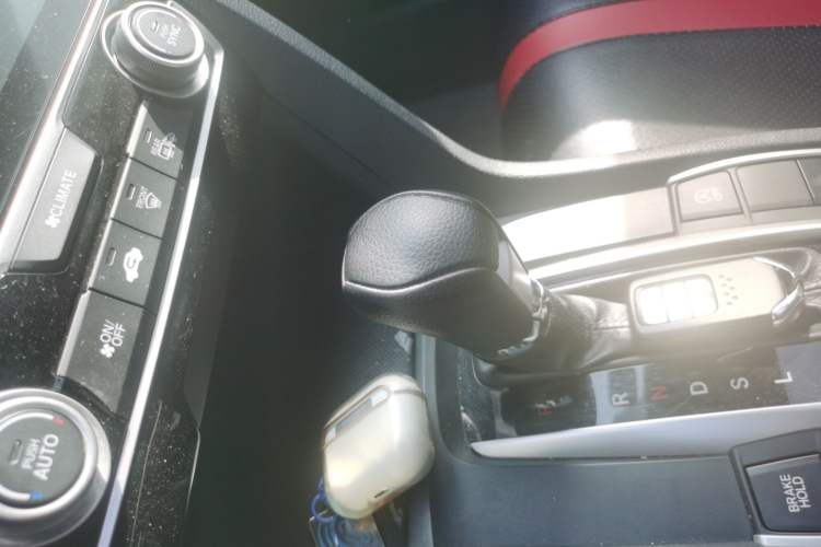 Used Honda Civic 2016 220TURBO CVT Luxury Edition Gear Lever
