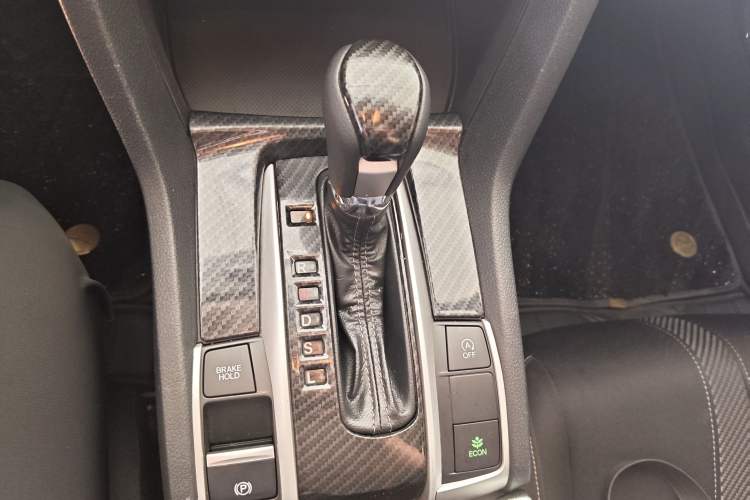 Used Honda Civic 2016 220TURBO CVT Luxury Edition Gear Lever