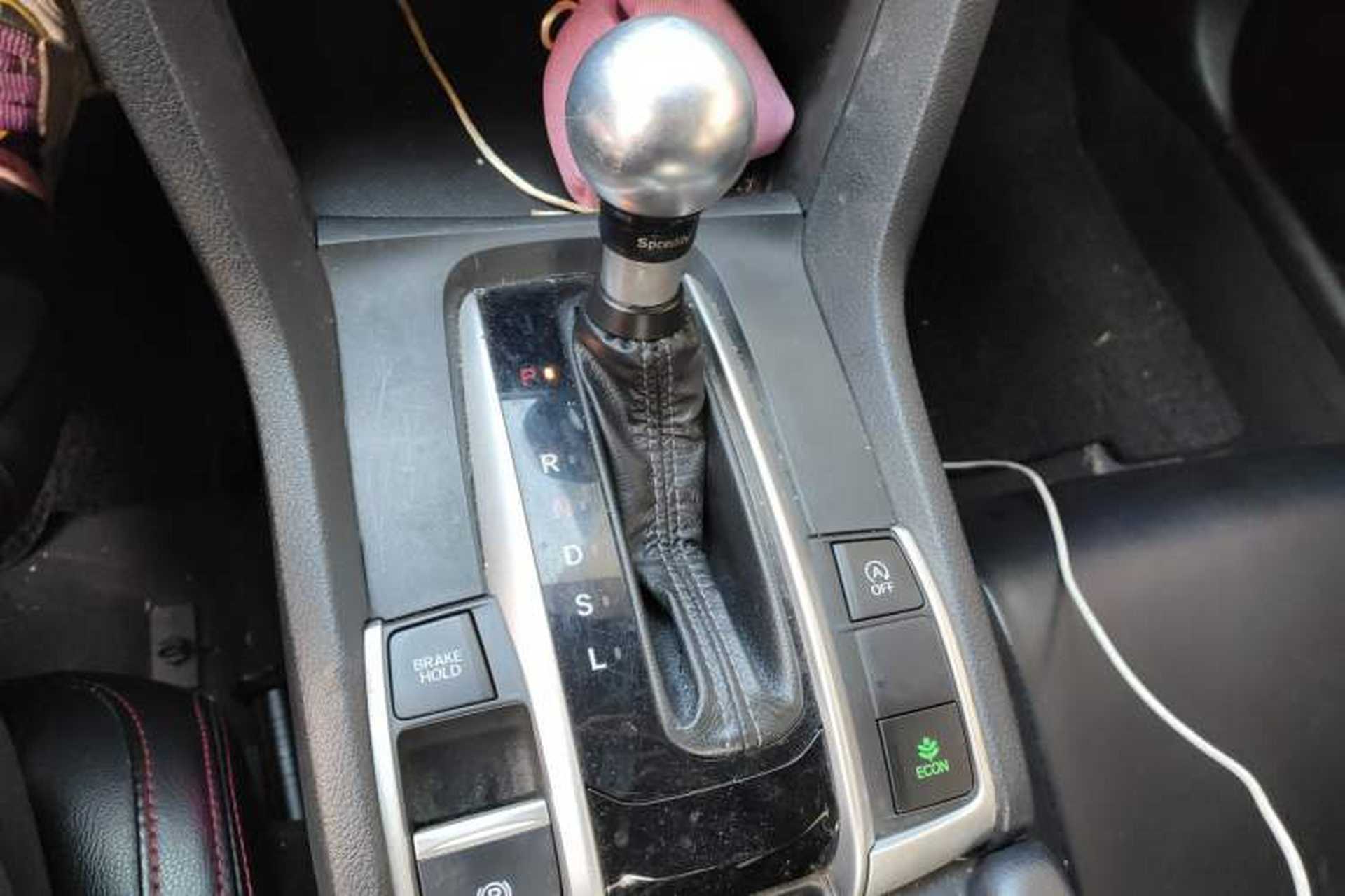 Used Honda Civic 2016 220TURBO CVT Luxury Edition Gear Lever
