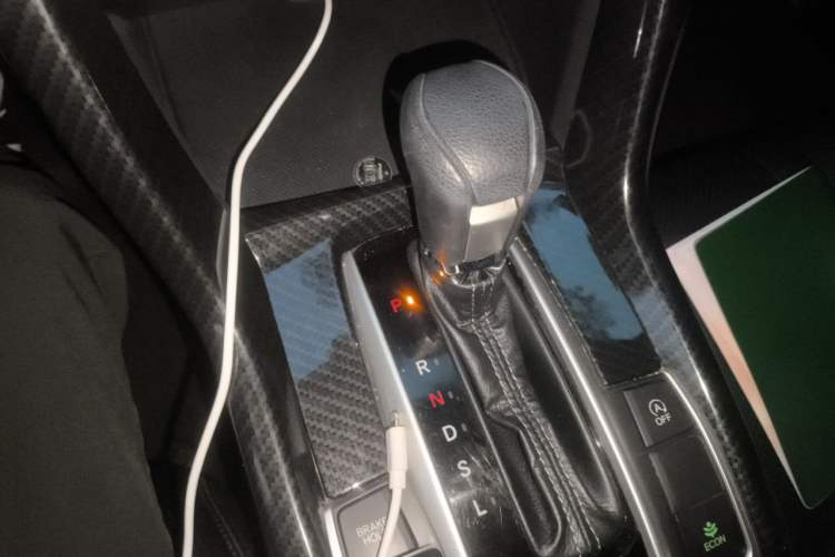Used Honda Civic 2016 220TURBO CVT Luxury Edition Gear Lever