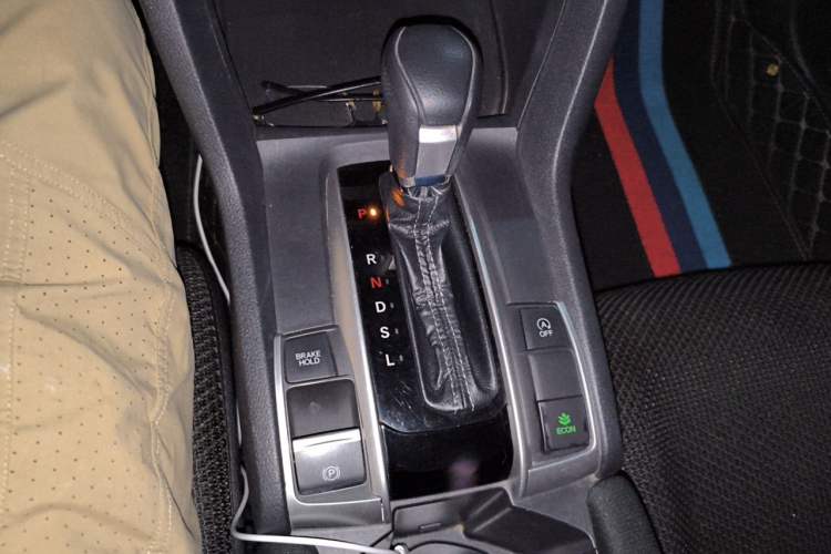 Used Honda Civic 2016 220TURBO CVT Luxury Edition Gear Lever
