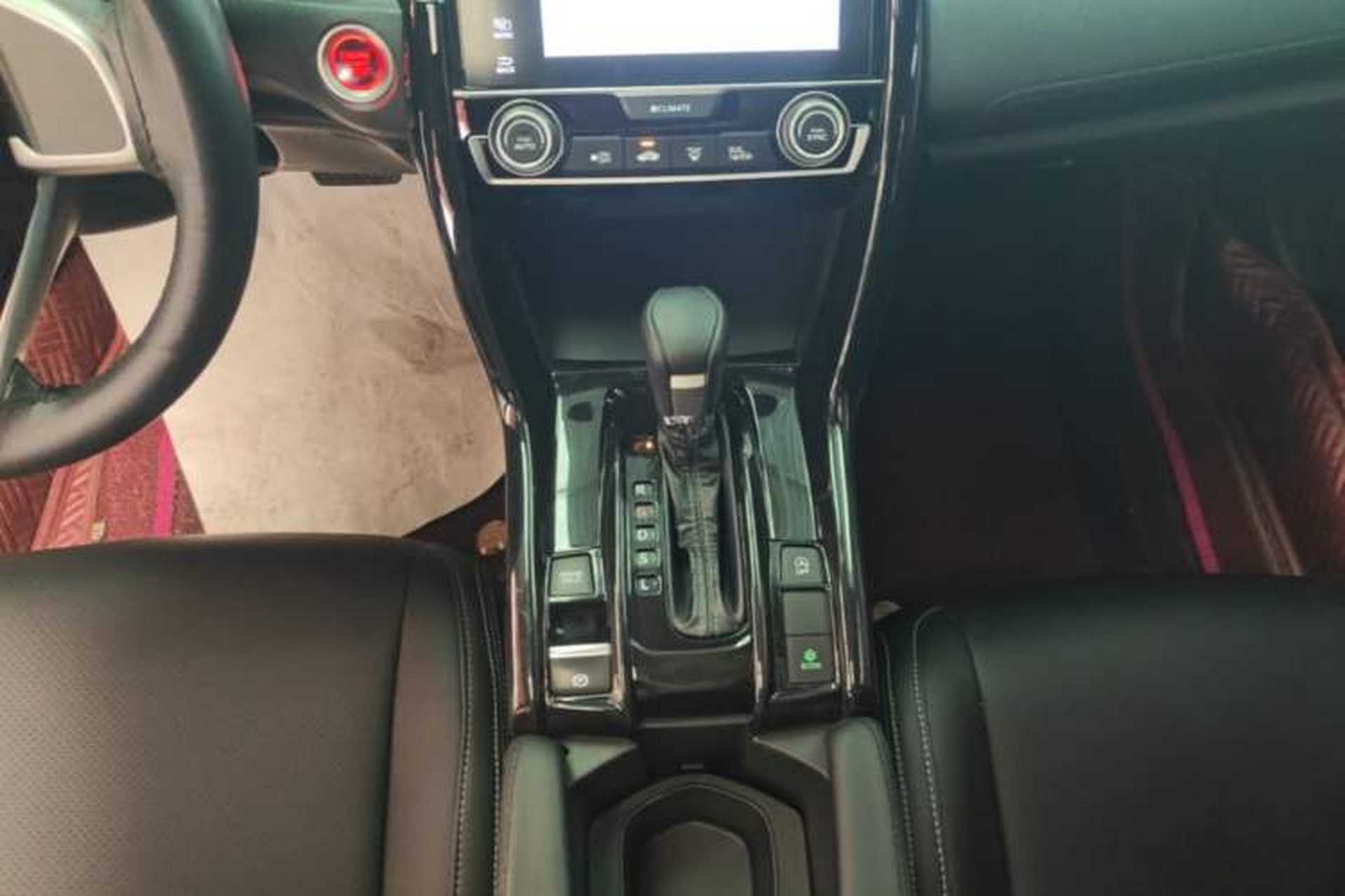 Used Honda Civic 2016 220TURBO CVT Luxury Edition Gear Lever