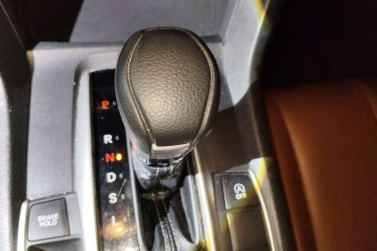 Used Honda Civic 2016 220TURBO CVT Luxury Edition Gear Lever