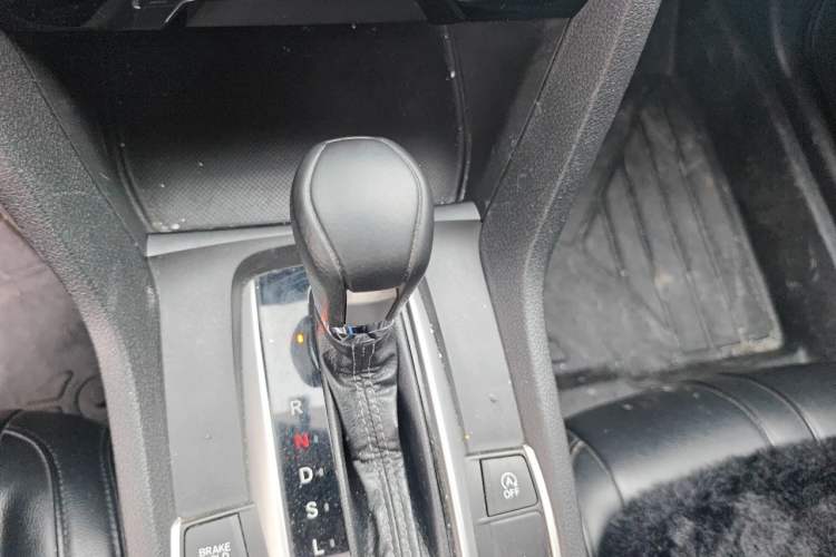 Used Honda Civic 2016 220TURBO CVT Luxury Edition Gear Lever