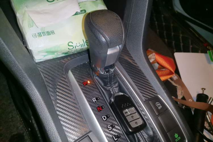 Used Honda Civic 2016 220TURBO CVT Luxury Edition Gear Lever