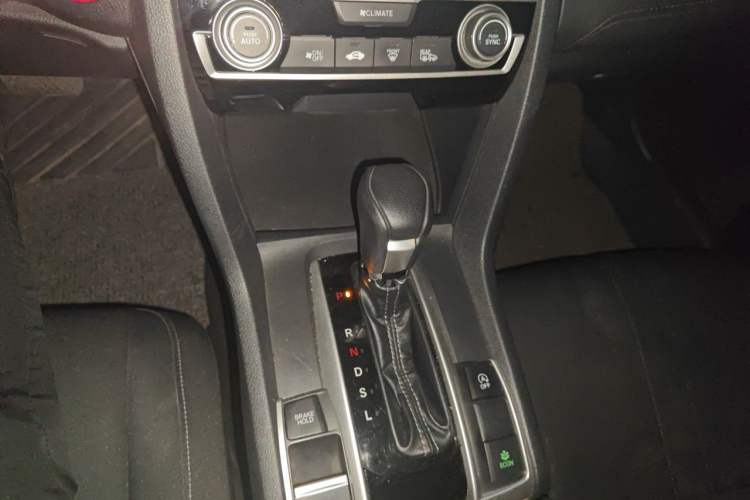 Used Honda Civic 2016 220TURBO CVT Luxury Edition Gear Lever