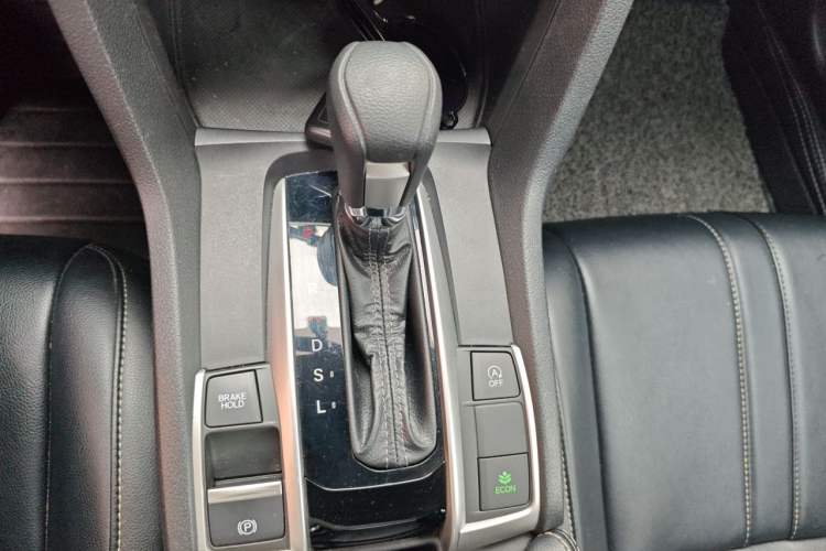 Used Honda Civic 2016 220TURBO CVT Luxury Edition Gear Lever
