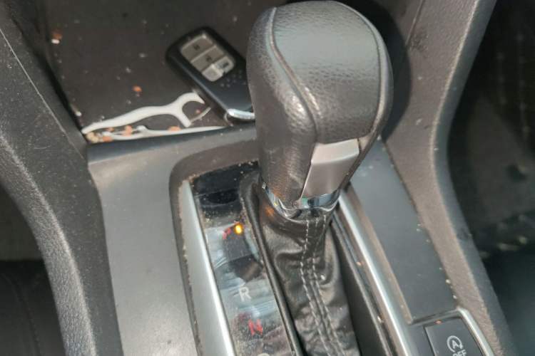 Used Honda Civic 2016 220TURBO CVT Luxury Edition Gear Lever
