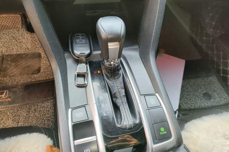 Used Honda Civic 2016 220TURBO CVT Luxury Edition Gear Lever