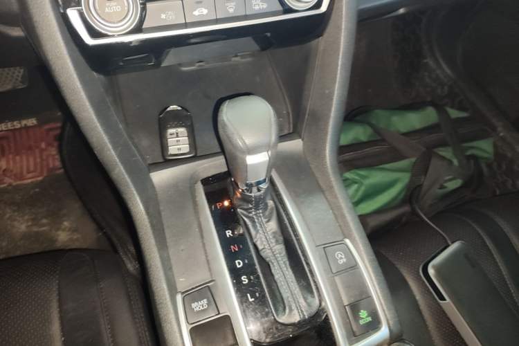 Used Honda Civic 2016 220TURBO CVT Luxury Edition Gear Lever