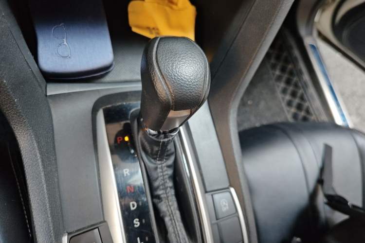 Used Honda Civic 2016 220TURBO CVT Luxury Edition Gear Lever